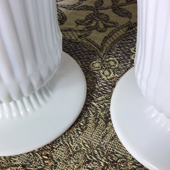 Milk Glass Vase pair EO Brody USA vintage authentic MCM decor - Picture 3 of 6